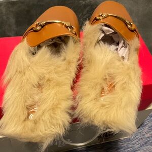🆕CAMEL BACKLESS FLATS WITH FAUX FUR